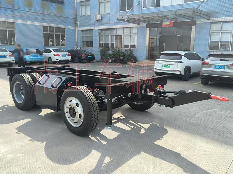 6.5吨自走式电动拖车底盘 电动奇异果(中国)