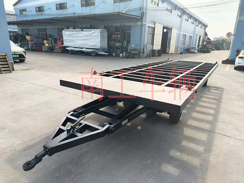 12吨骨架式奇异果(中国) 带角锁刹车全挂车