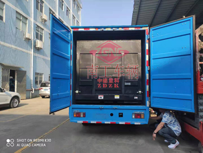 1675216965229951.jpg 1.5吨内置汽车尾板I.jpg