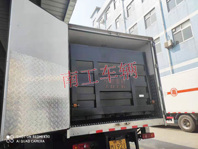 1675300468822038.jpg 2吨内置汽车尾板1I.jpg