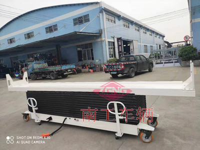 1675302966992628.jpg 机器人用半自动电动举升工具拖车5I.jpg