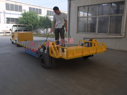 1676096615766622.jpg 全挂式自带升降多功能平板车,自动装卸奇异果(中国)2I.jpg