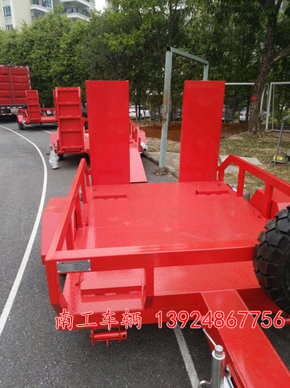 1677133215397449.jpg 2.1吨履带式消防车拖车5I.jpg