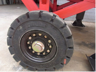 1677724950469594.jpg 14T移动式登车桥2.jpg