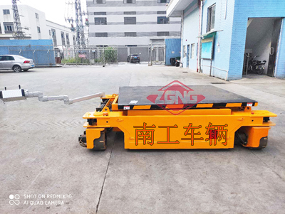 1685519726326936.jpg 2吨遥控自走式升降平台1I.jpg