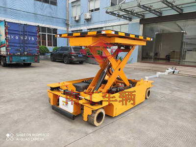 1685519762615579.jpg 2吨遥控自走式升降平台I.jpg