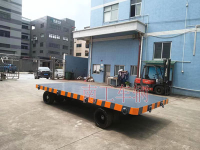 1689648429803513.jpg 25吨重型工业奇异果(中国)全挂式牵引拖车底盘带牵引环3I.jpg