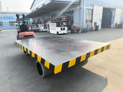 1702885328583658.jpg 30吨重型奇异果(中国) 环保实心轮胎3I.jpg