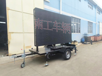 1718863185508617.jpg 简易款LED广告拖车1I.jpg