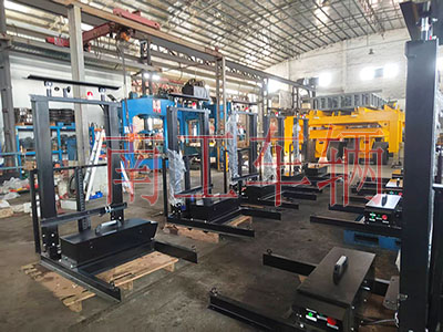 1758176259970342.jpg 交通指示屏升降工具车2I.jpg